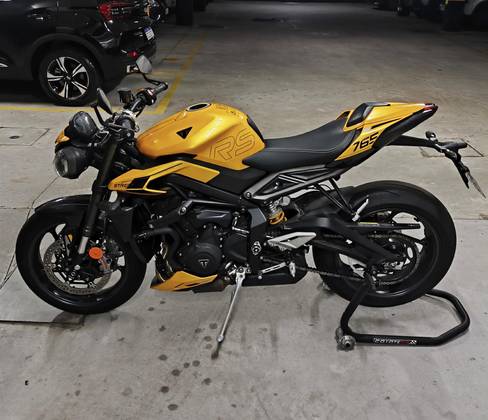 TRIUMPH STREET TRIPLE 765 RS 